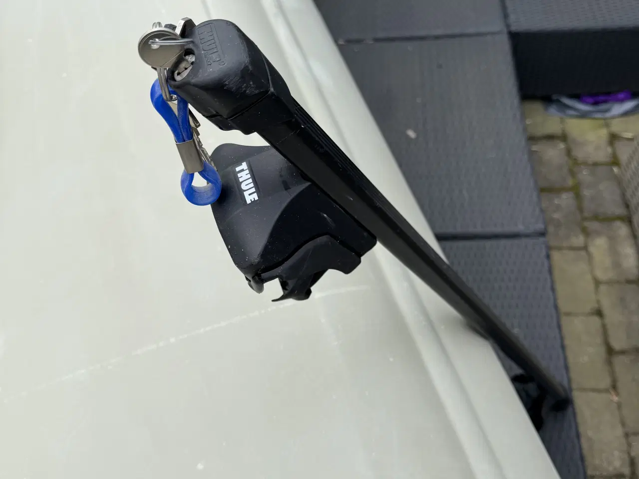 Billede 5 - Tagboks med Thule tagbøjler 