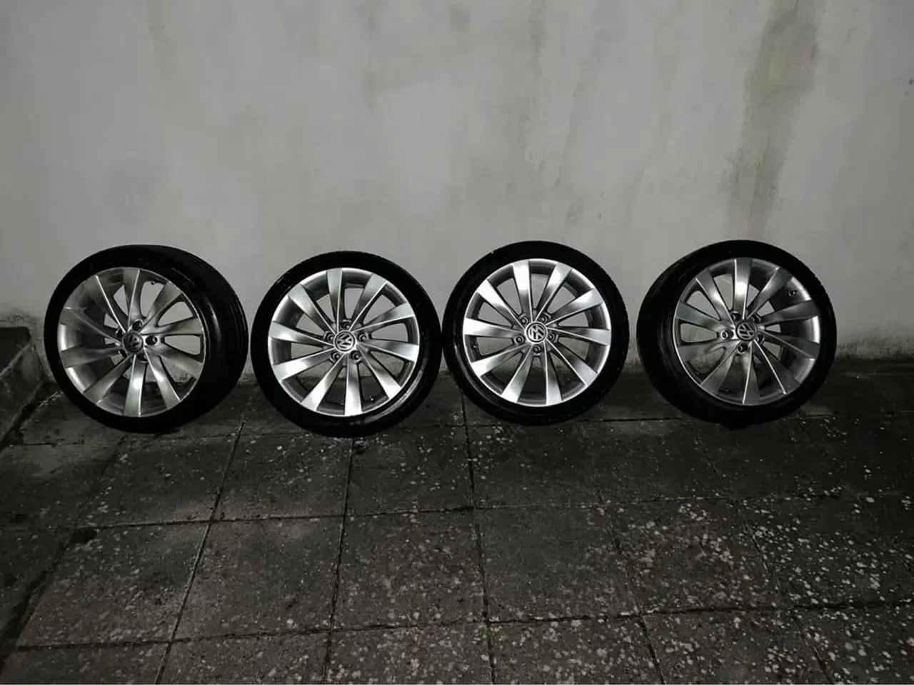 Billede 2 - VW Alufælge med sommerdæk – 18" – Sava Intensa UHP