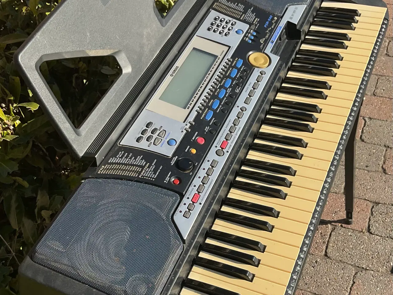 Billede 3 - Keyboard Yamaha psr 540 sælges