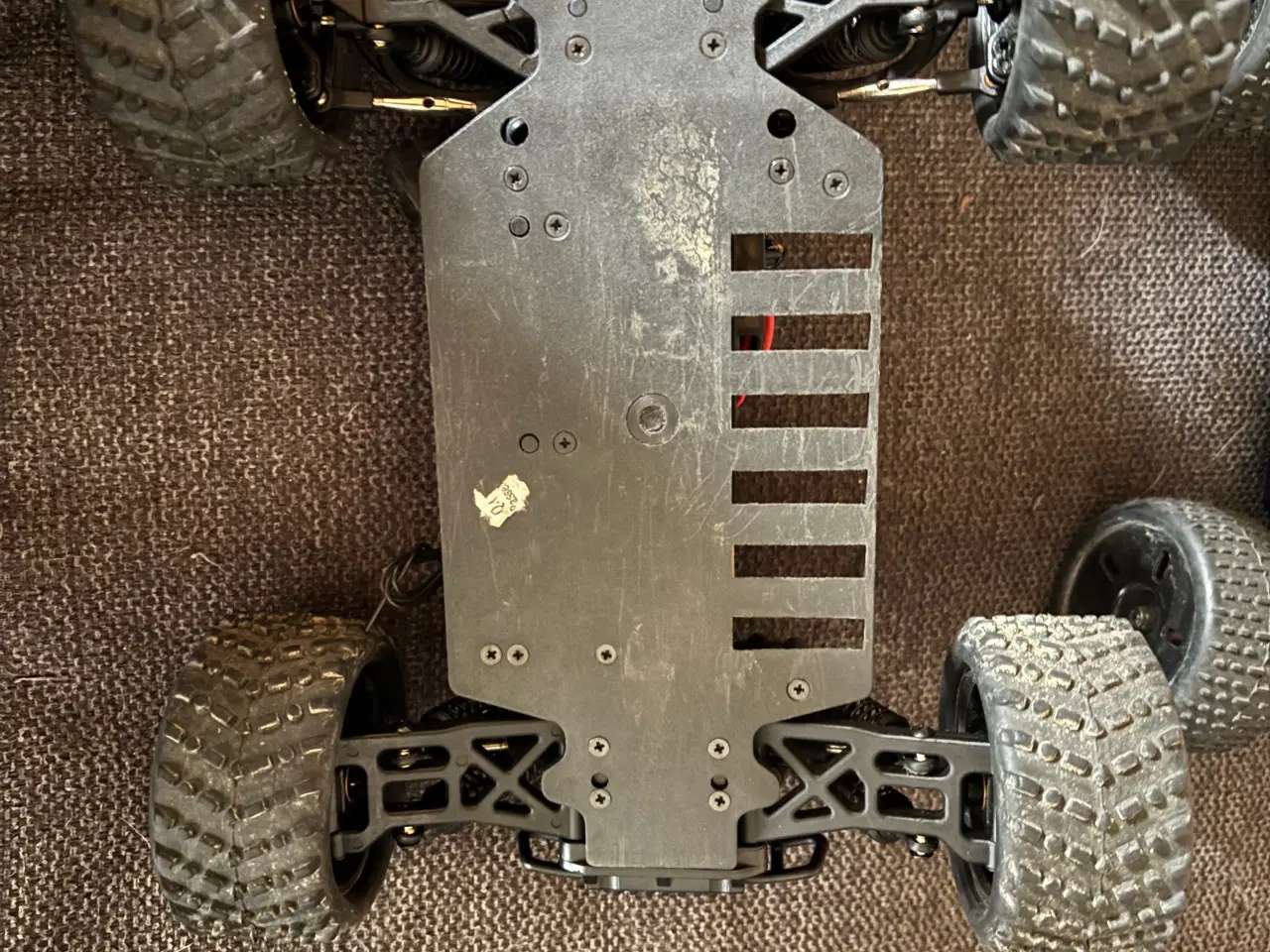 Billede 5 - 2 chassis til fjernstyret hobby sælges samlet 