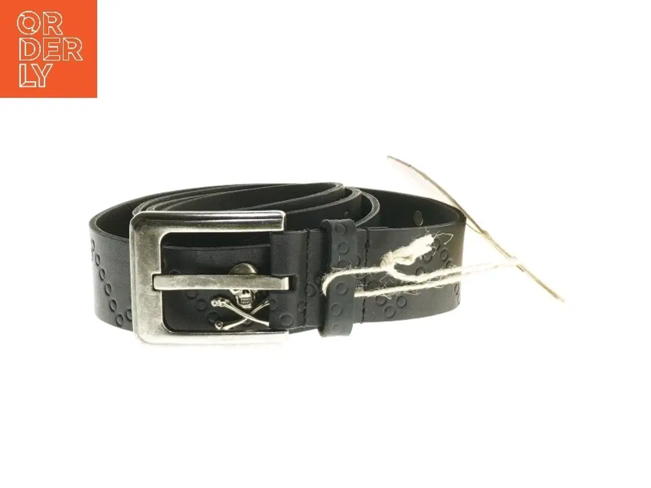 Billede 1 - Sort læderbælte med kors og kranie logo fra Replika (str. 115 cm)