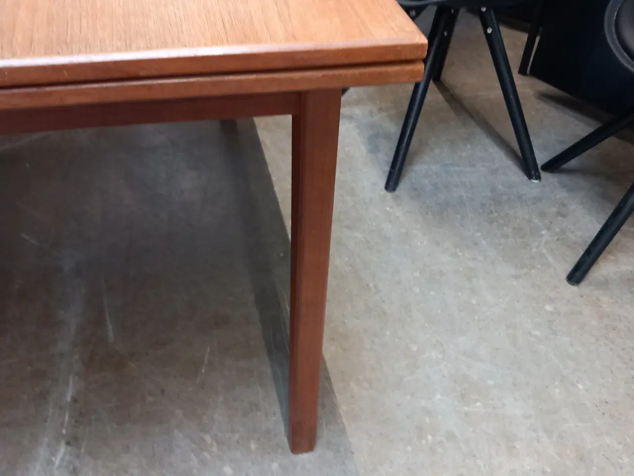 Billede 3 - Spisebord i teaktræ