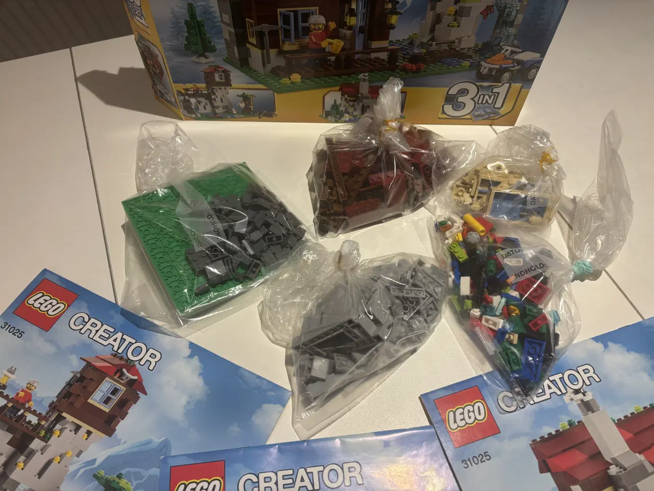 Billede 2 - LEGO Creator bjælkehytte 3 i 1. 