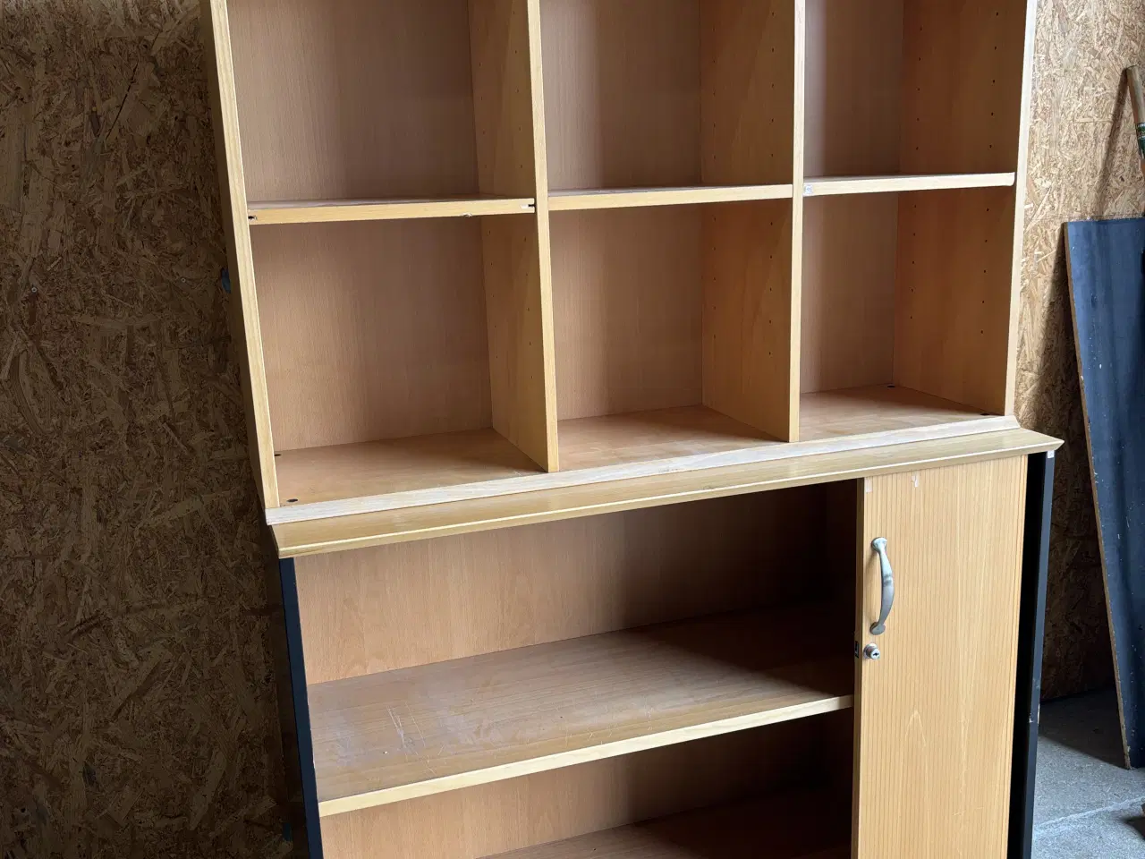 Billede 2 - Skab med overskab, god kvalitet 