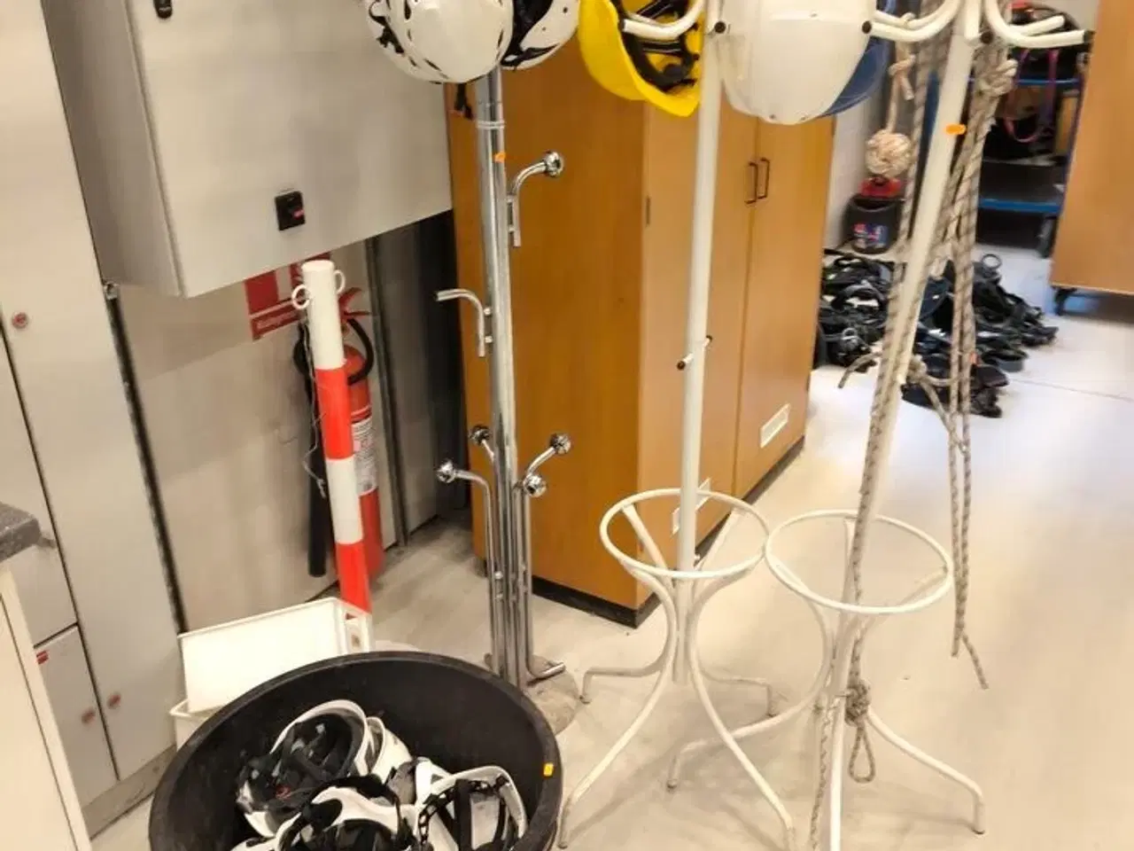 Billede 1 - Sikkerhedshjelme med stumtjener