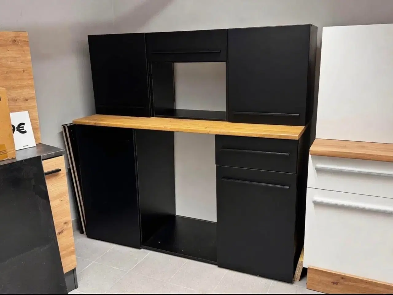 Billede 1 - Nyt køkkenskabssæt inkl. køleskab