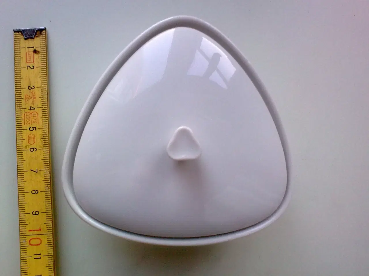 Billede 1 - Relief krukke m låg HVID retro design porcelæn