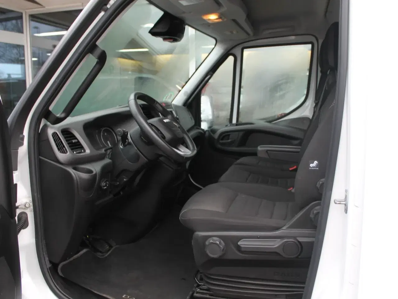 Billede 11 - Iveco Daily 3,0 35S18 12m³ Van AG8