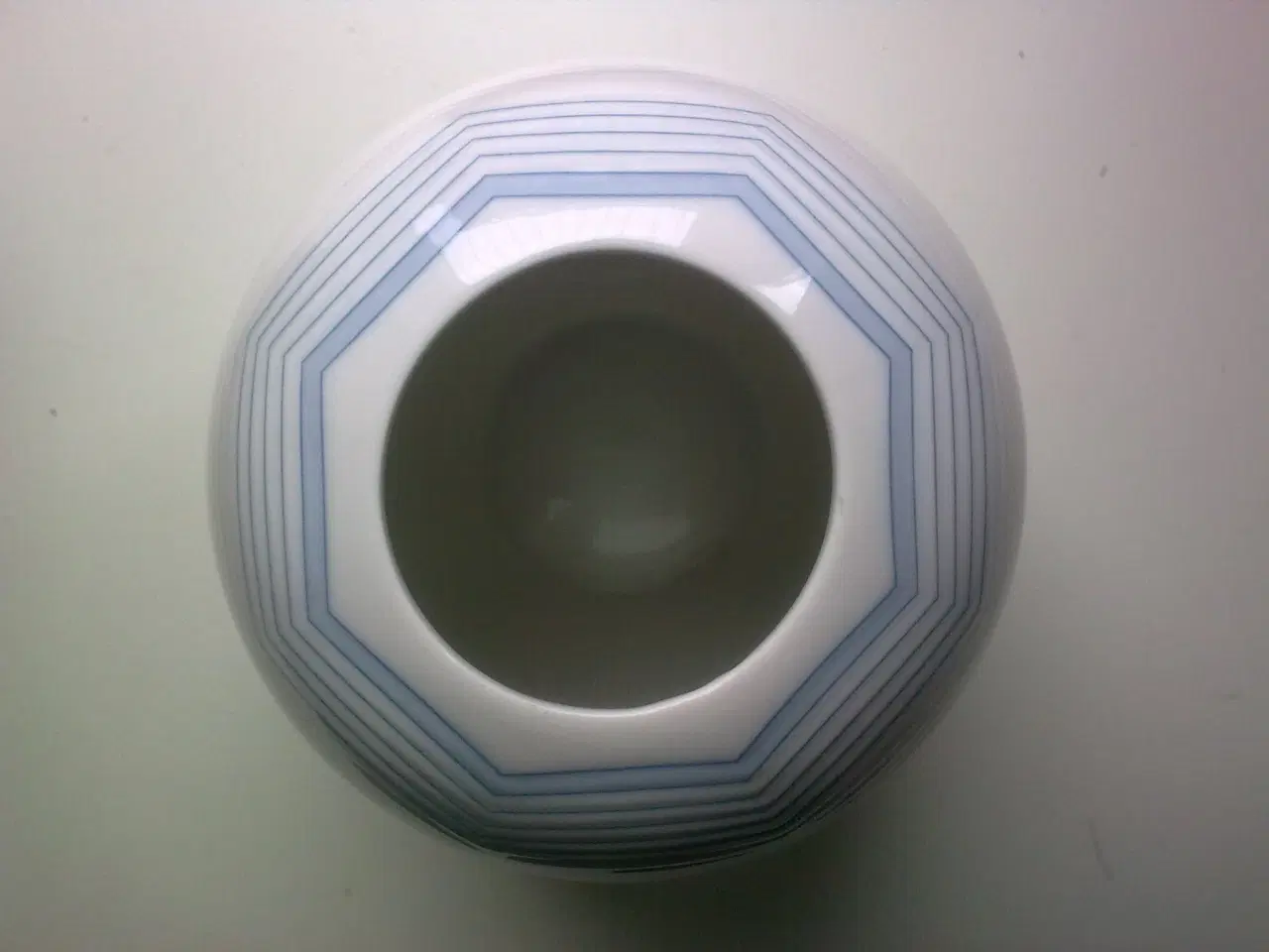 Billede 6 - Elipse i hvid porcelæn kunst vase