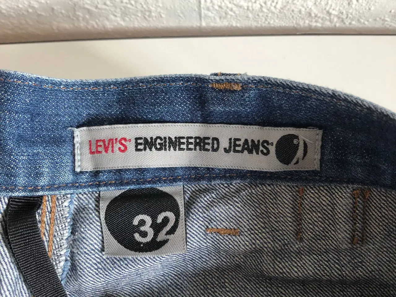Billede 2 - Levis Jeans (Brugt få gange)