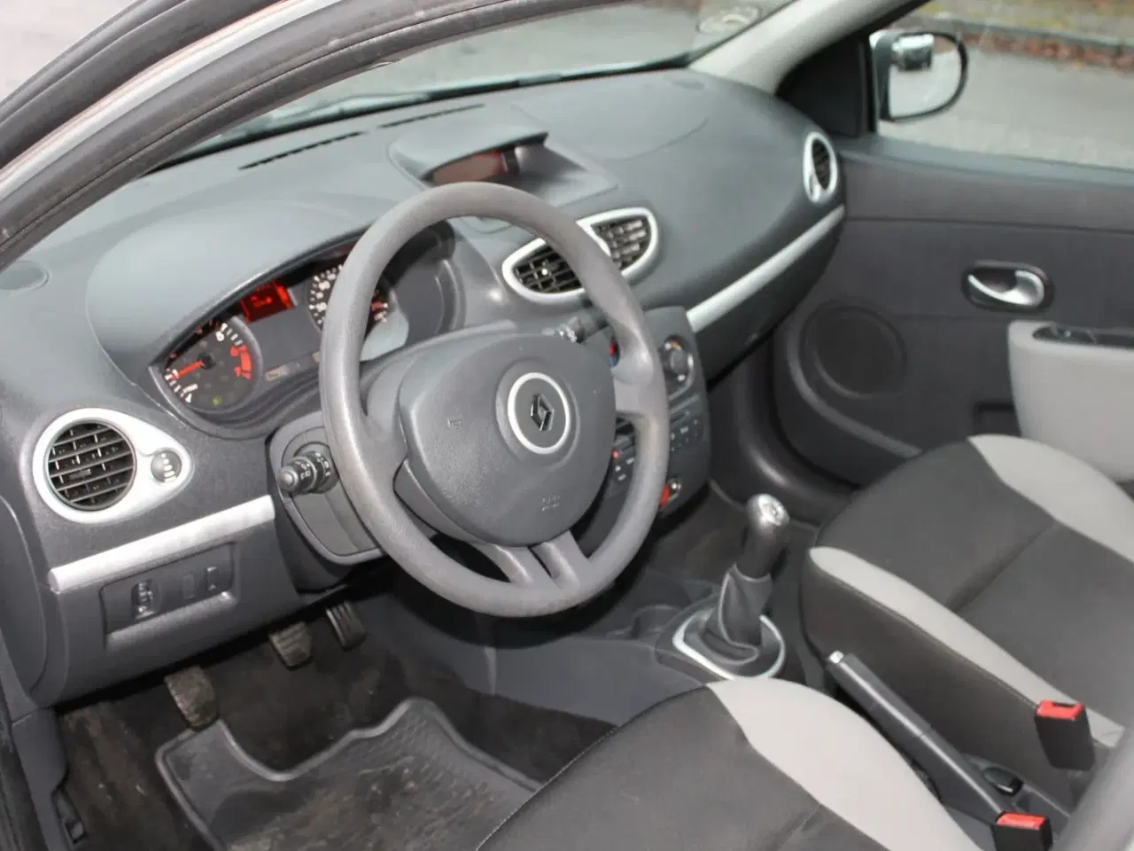 Billede 6 - Renault Clio III 1,2 16V Authentique