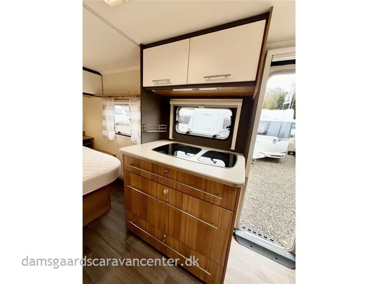 Billede 9 - 2017 - Caravelair Antares 470   Queensbed-Gulvtemp.-Mover-Telt