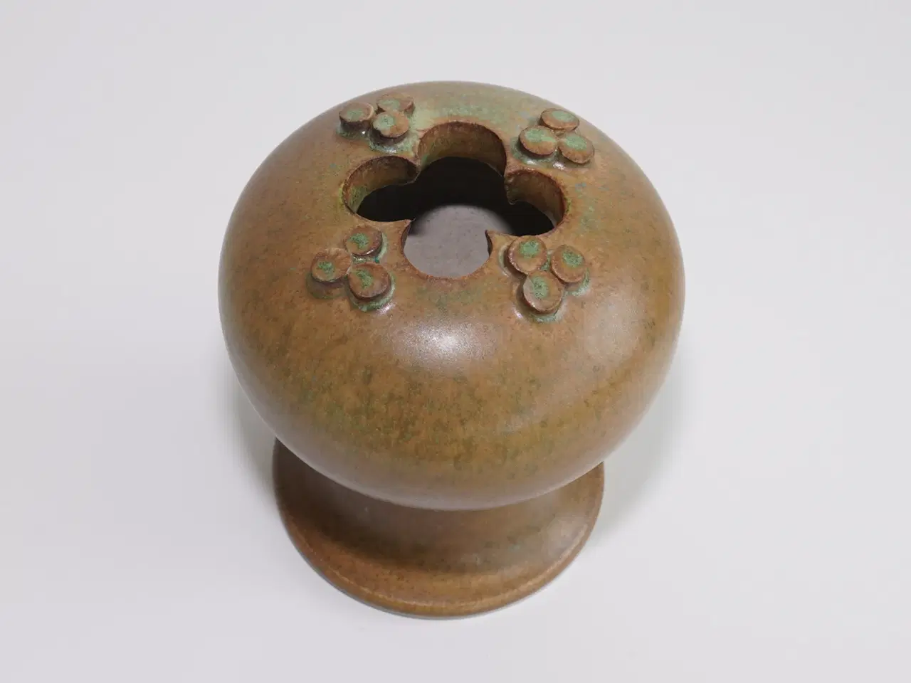 Billede 5 - Vintage keramik vase med spændende form-signeret K