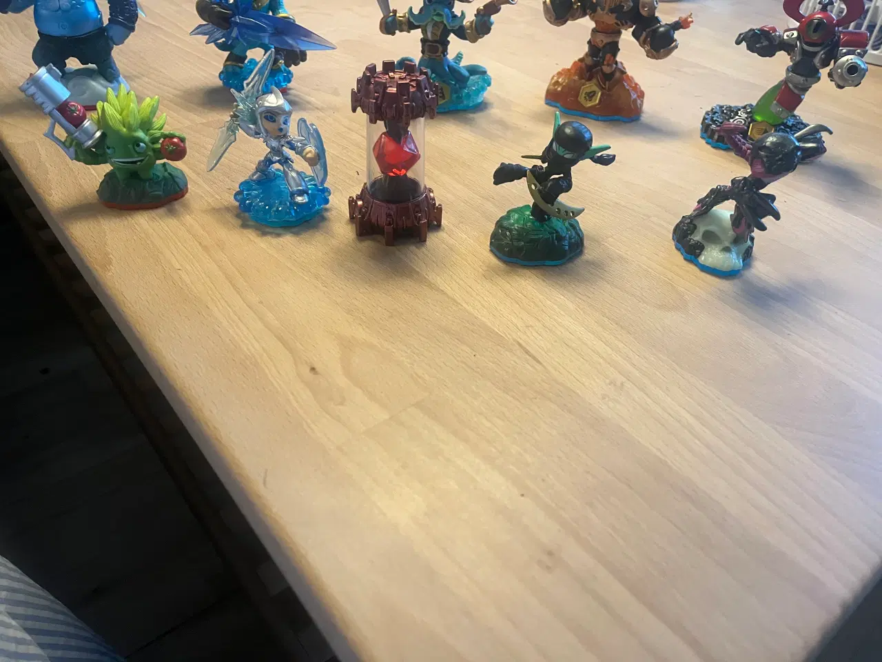 Billede 2 - Blandet skylanders figurer 
