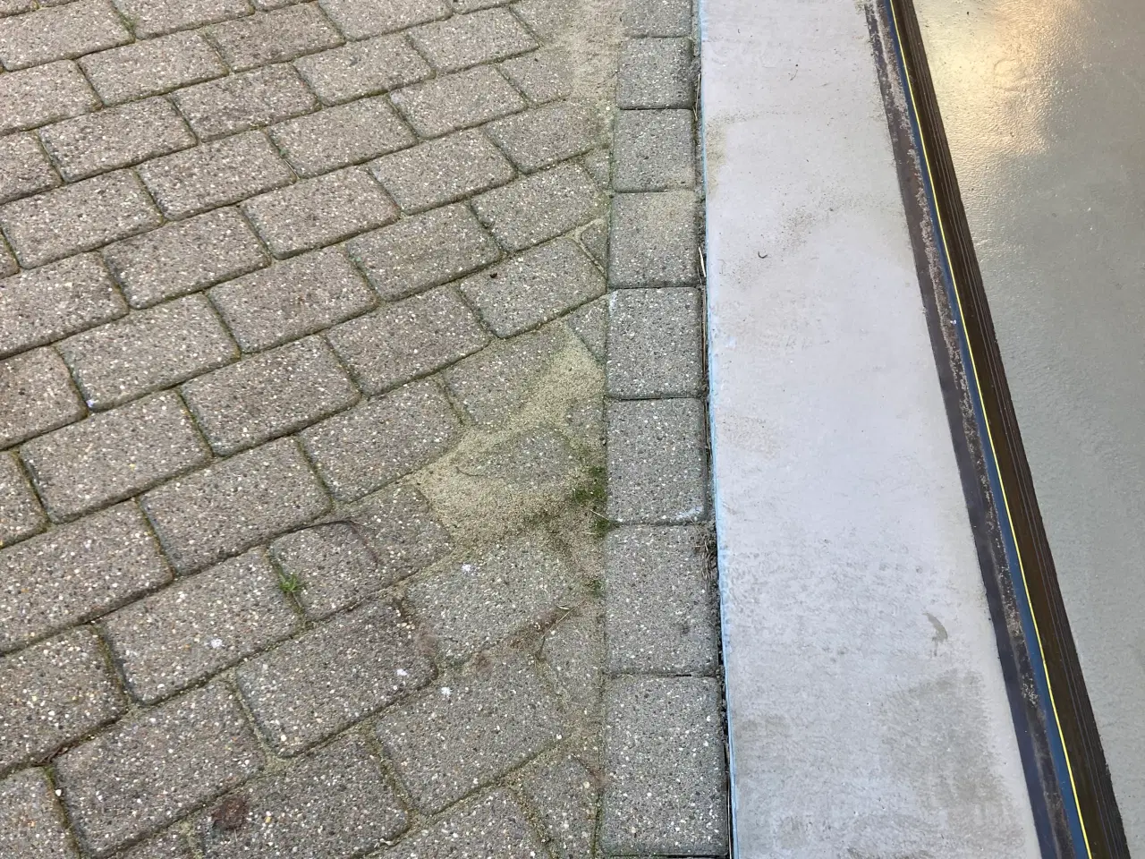 Billede 1 - Bundliste til garage port