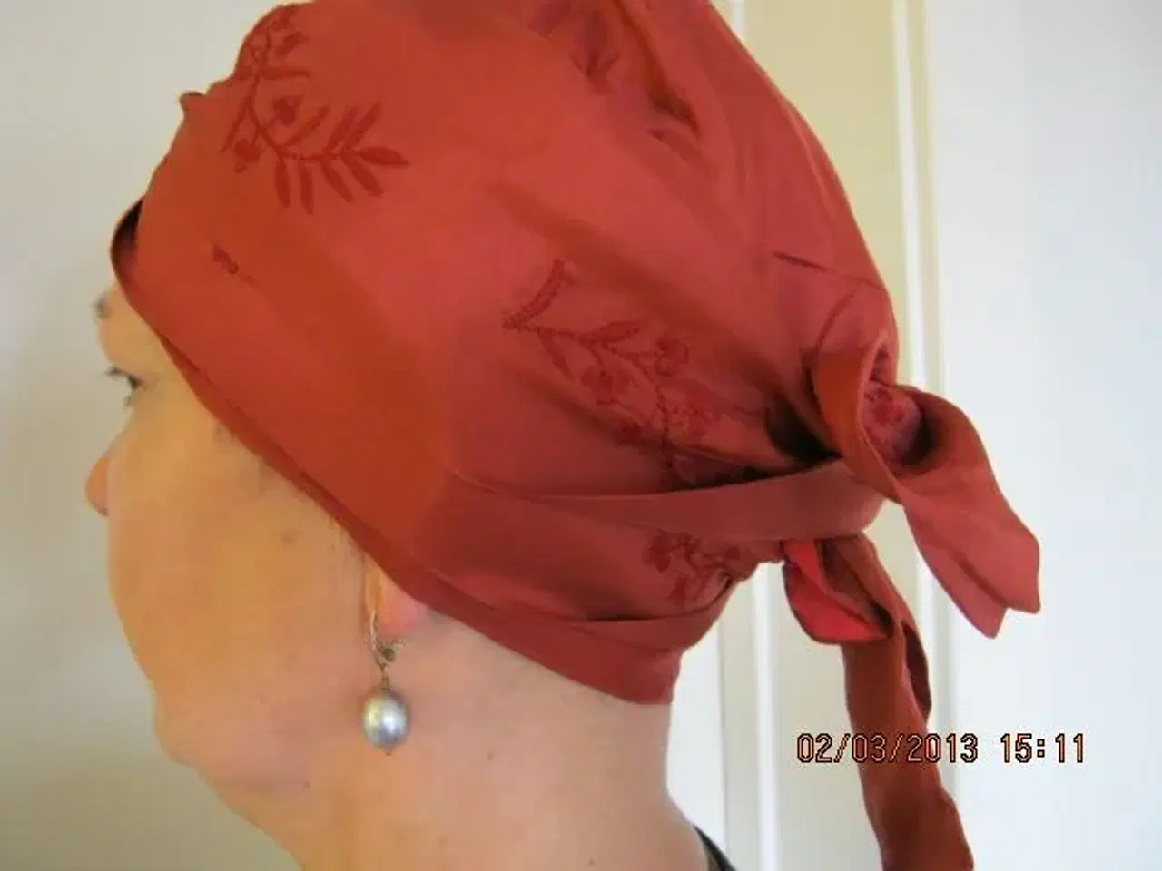 Billede 1 - Silketørklæde med "fyld" , ny 
