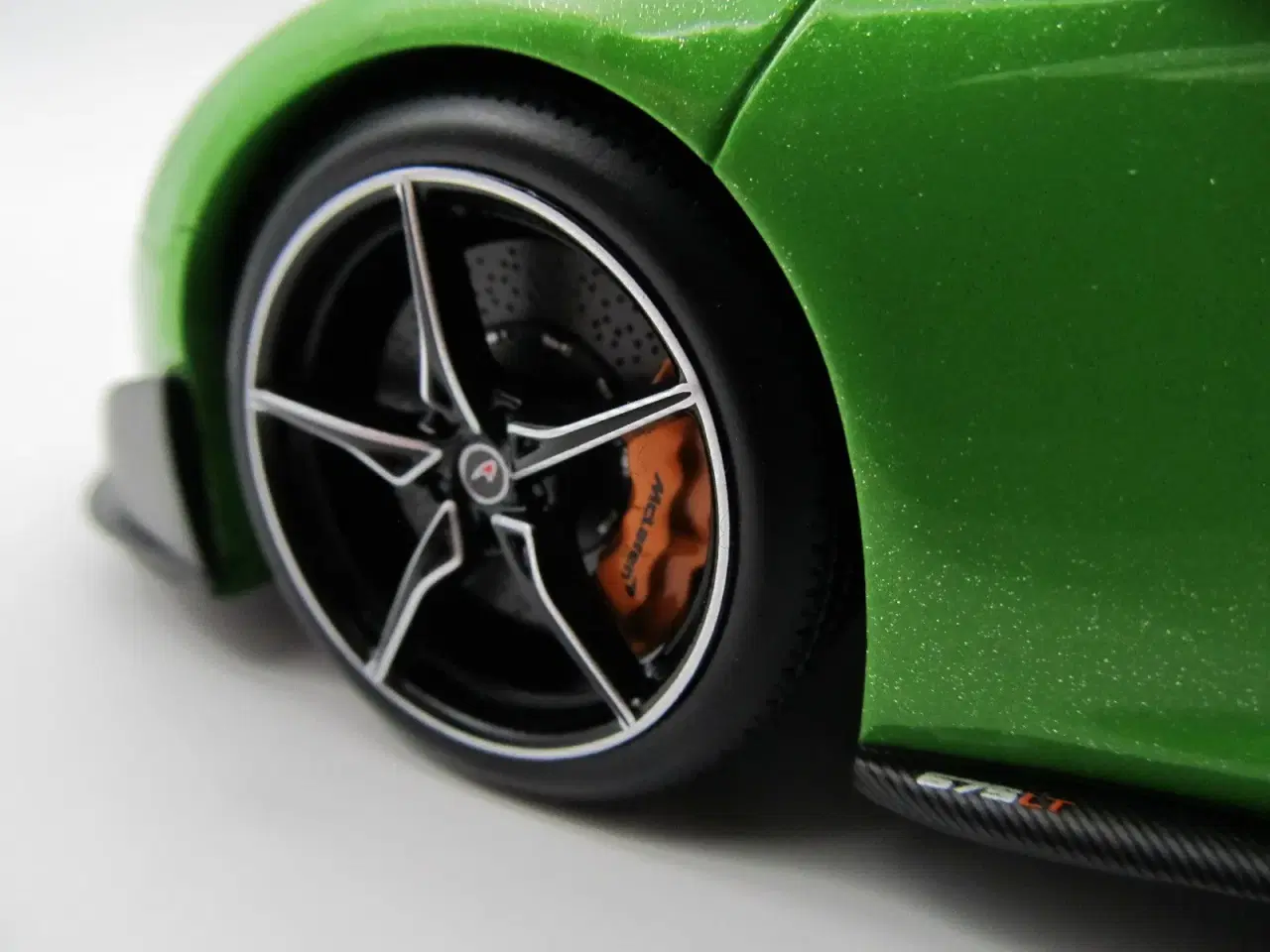 Billede 10 - 2015 McLaren 675LT Spyder - TopSpeed - 1:18