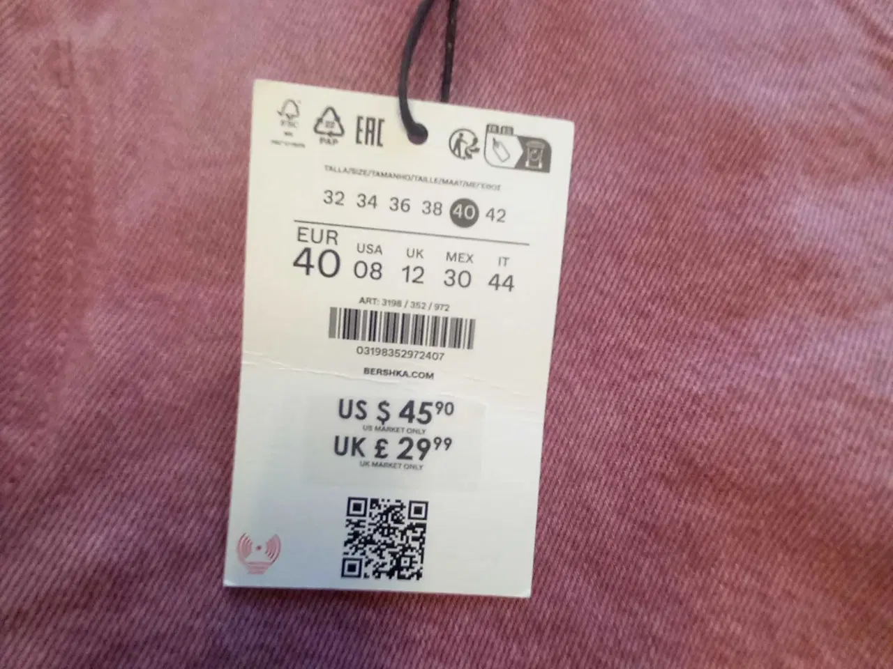 Billede 5 - Bershka rosa shorts, størrelse 40