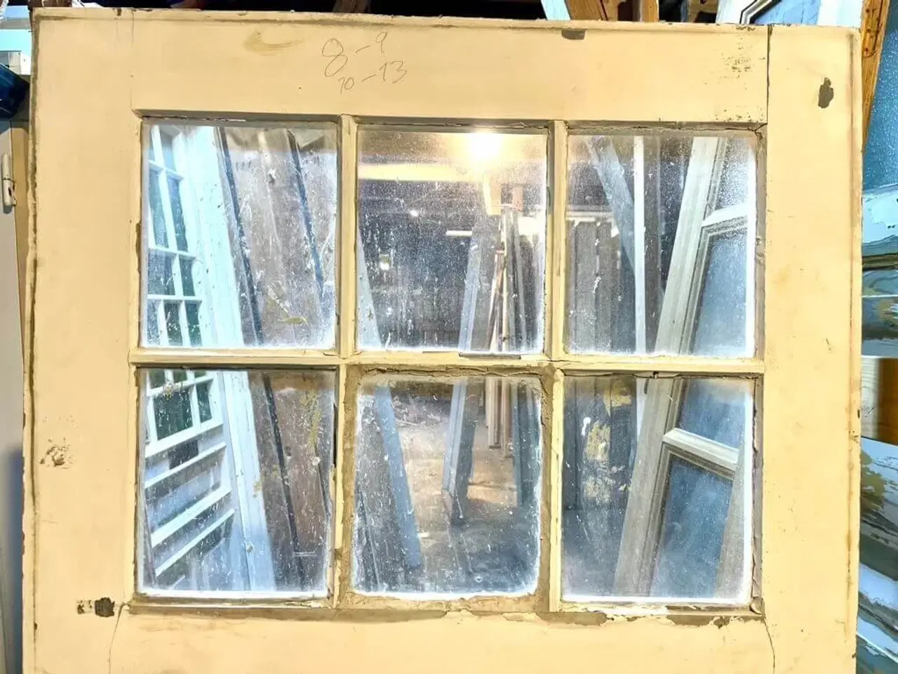 Billede 4 - Bred og lav kælderddør m. 6 ruder