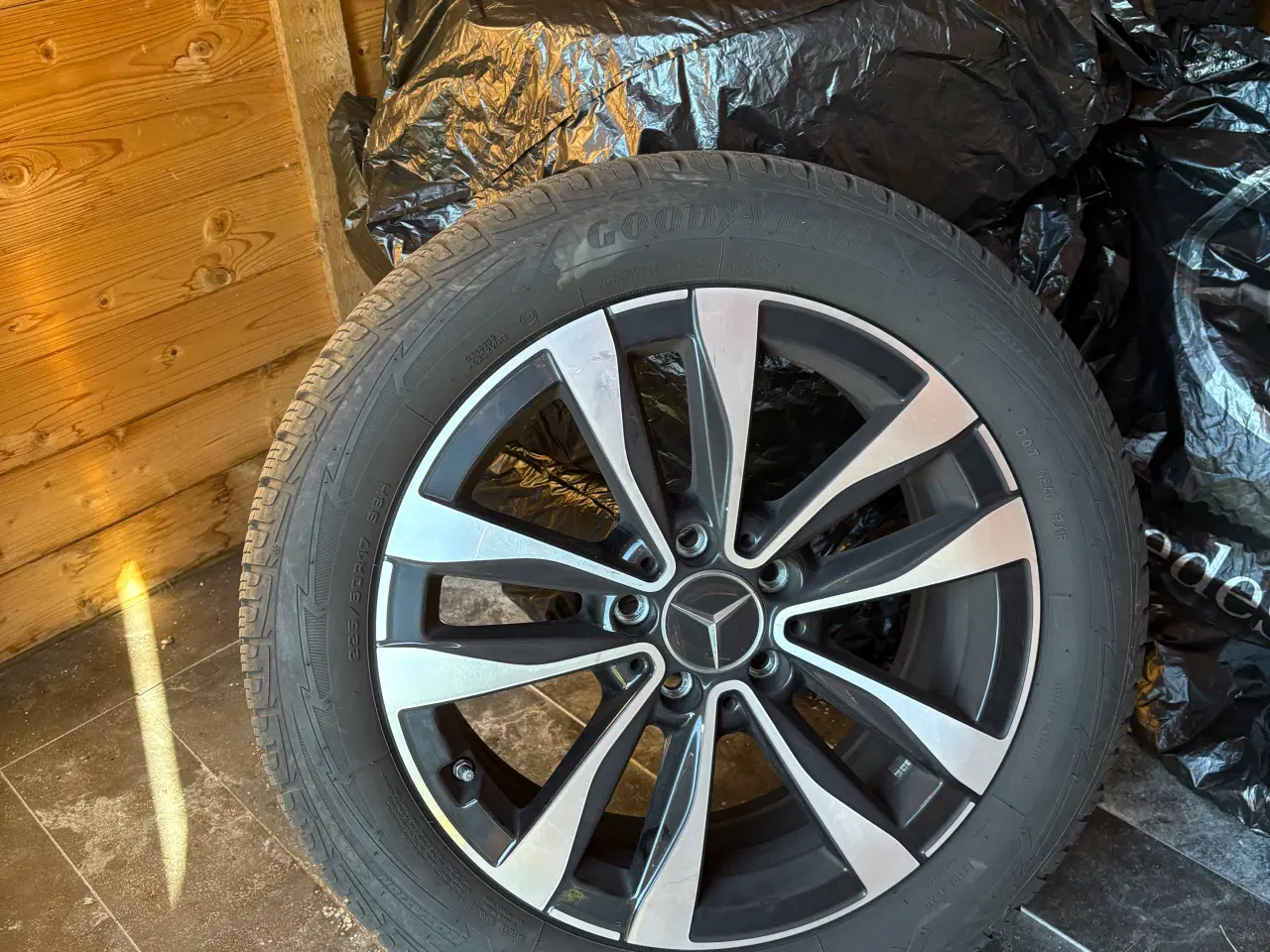 Billede 1 - Mercedes c klasse w206 17” alufælge med vinterdæk