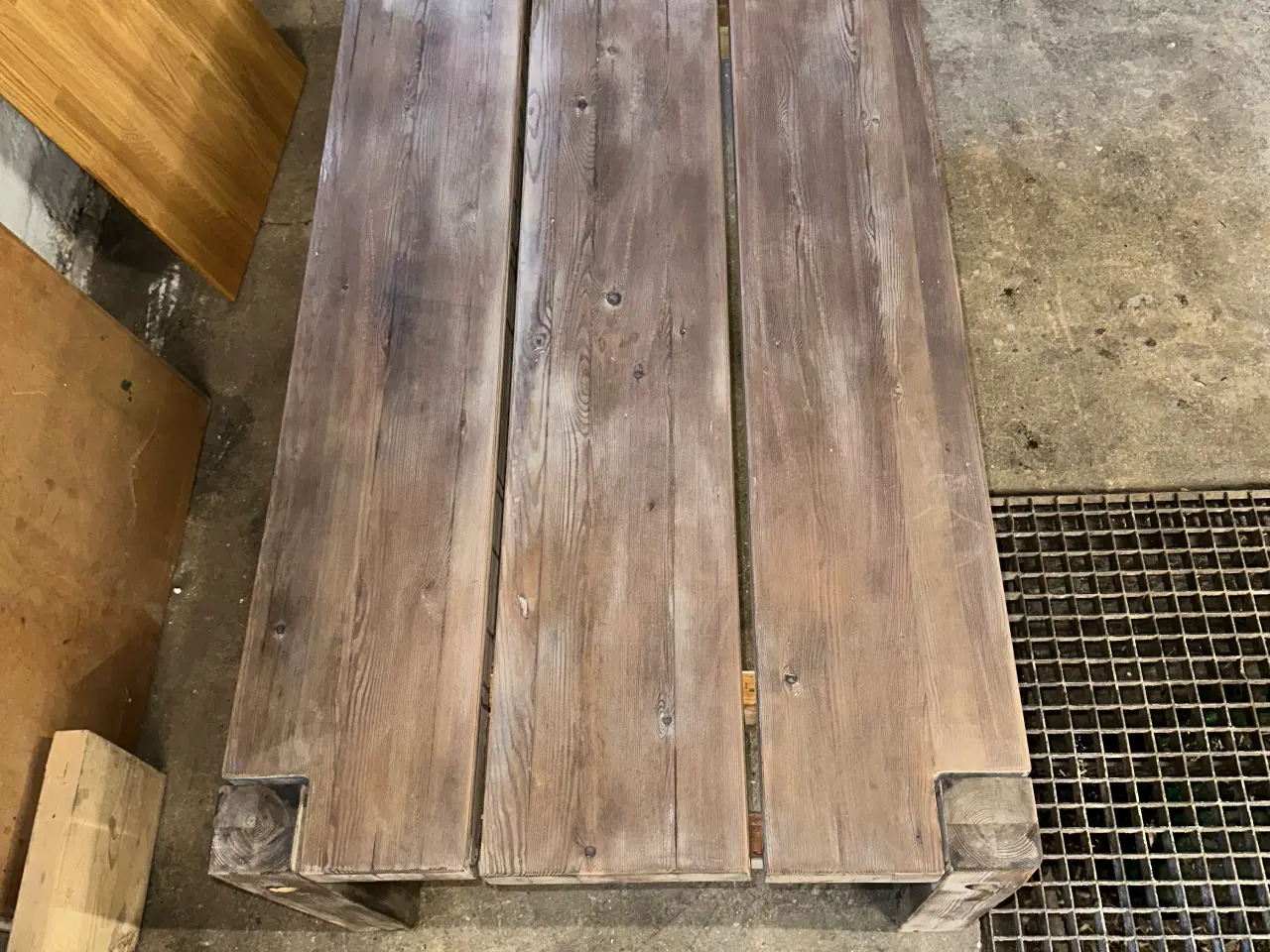 Billede 5 - Sofabord i massiv patineret fyrretræ