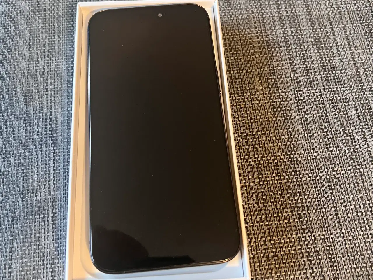 Billede 6 - iPhone 15pro Max grafitsort og hvid