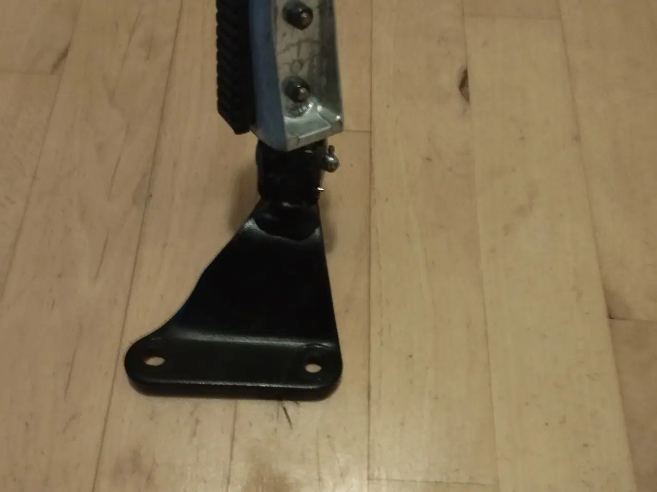 Billede 2 - Venstre fodhviler med beslag Yamaha XVS 650.