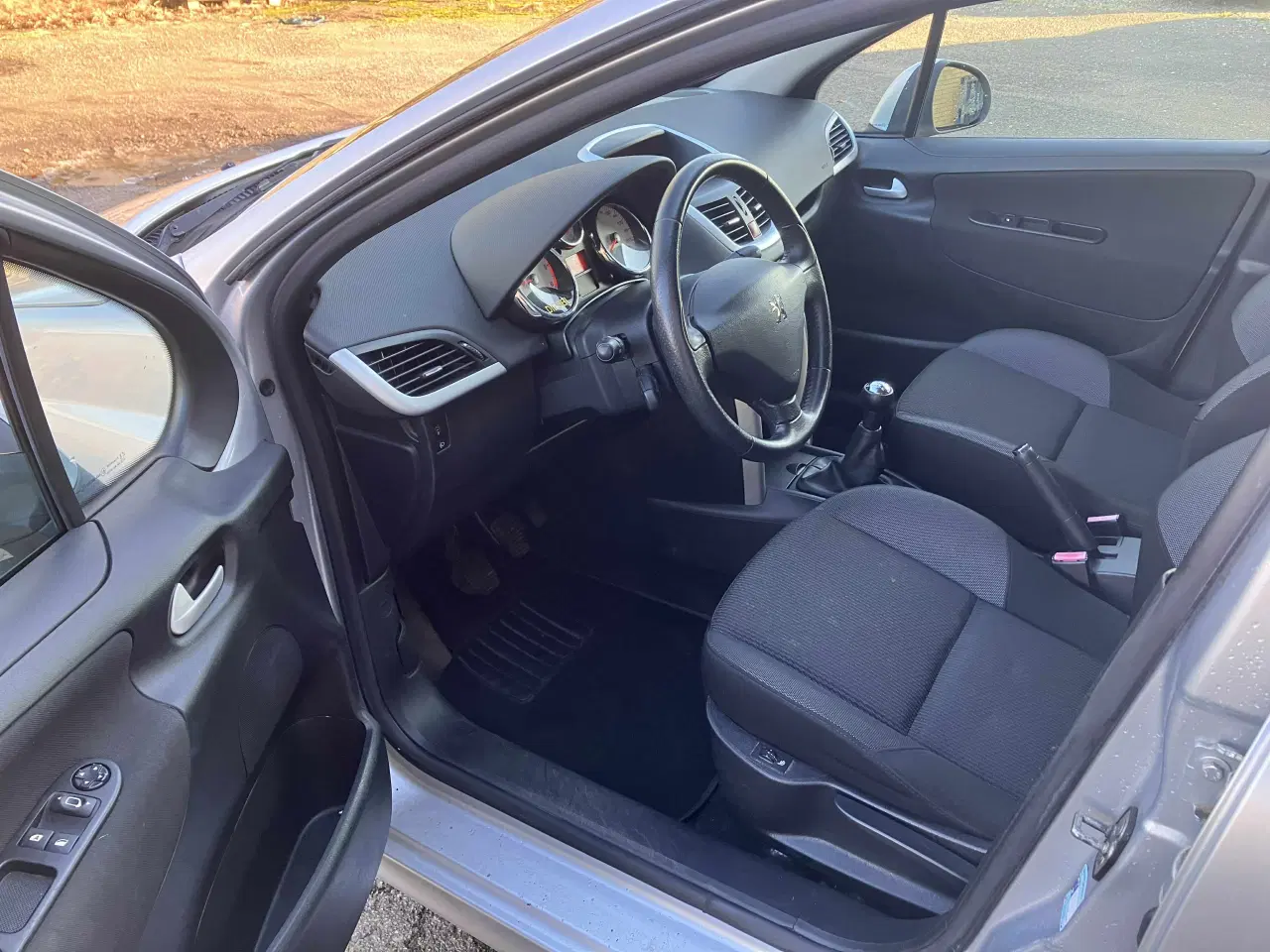 Billede 5 - PEUGEOT 207 VAREBIL 1,6 HDI - LAVT KM-TAL