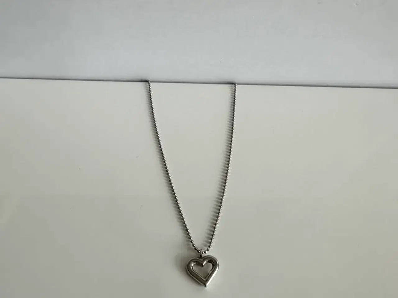 Billede 2 - Sølvkæde med hjerte vedhæng 