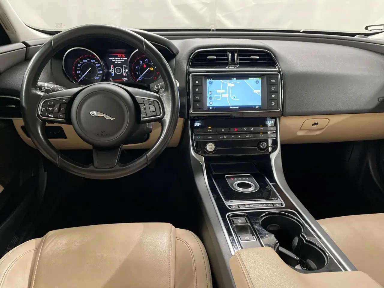 Billede 7 - Jaguar XE Prestige 2,0i benzin