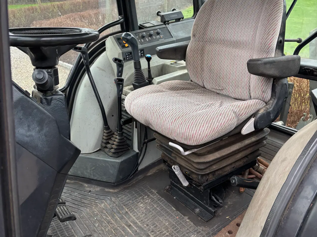 Billede 11 - Valmet 6200 med frontlæsser. 3100 timer 