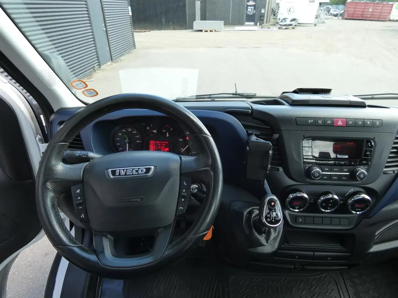 Billede 9 - Iveco Daily 35S18 4100mm 3,0 D 180HK Ladv./Chas. 8g Aut.