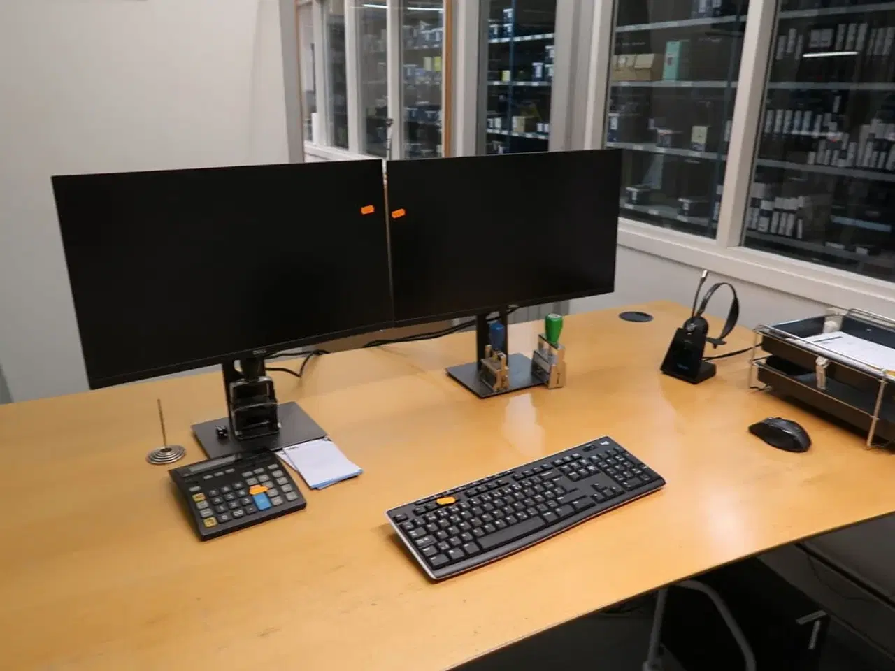 Billede 1 - 2 stk. computerskærme DELL P2419H, computer, tastatur, mus, computer, headset