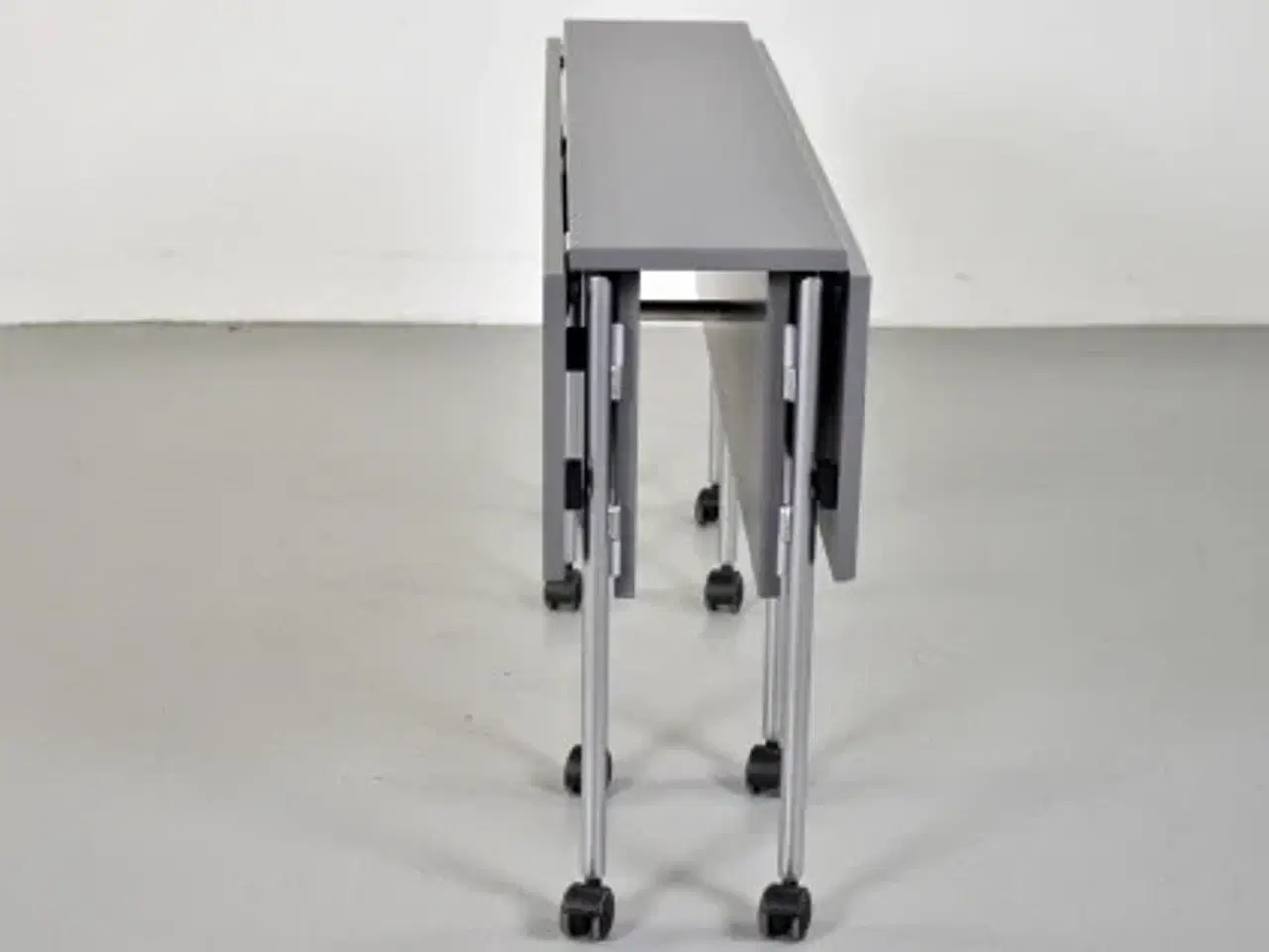 Billede 7 - Klapbord med grå bordplade og hjul