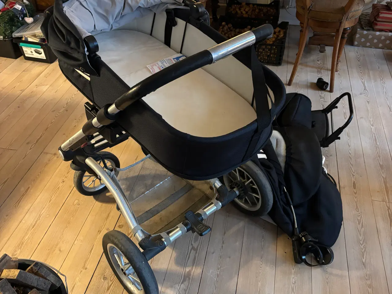 Billede 2 - Barnevogn med udstyr