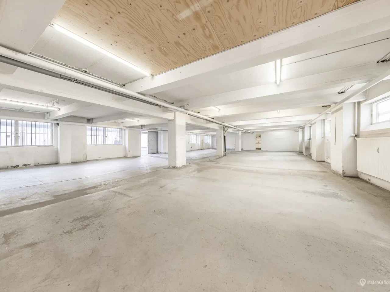 Billede 1 - Unik mulighed for stort lager med dobbeltgarager centralt på Nørrebro