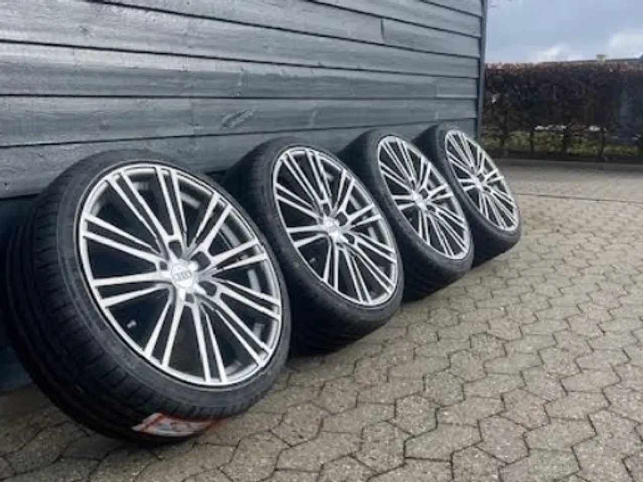 Billede 2 - 19” Audi Alufælge (Helt nye dæk)