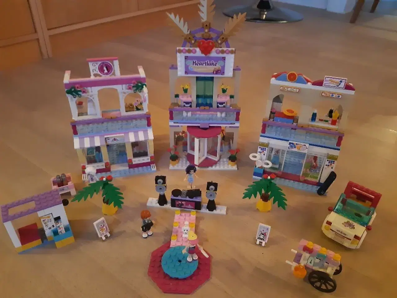 Billede 1 - Lego friends Heart Lake indkøbscenter