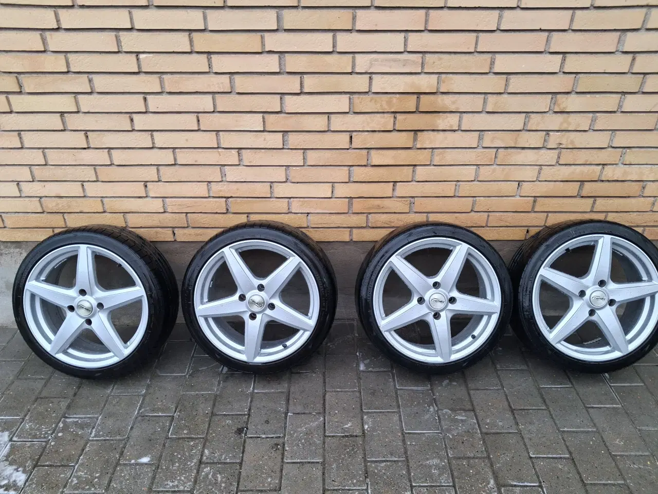 Billede 1 - 4 stk. Fine Alufælge, 2 med gode dæk