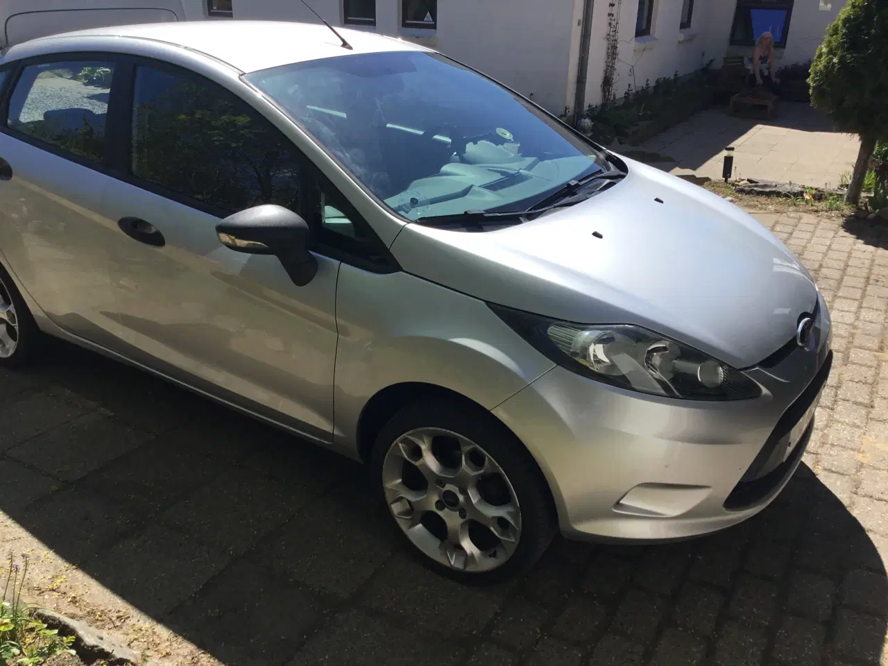 Billede 2 - Regulær velkørende ford fiesta med træk