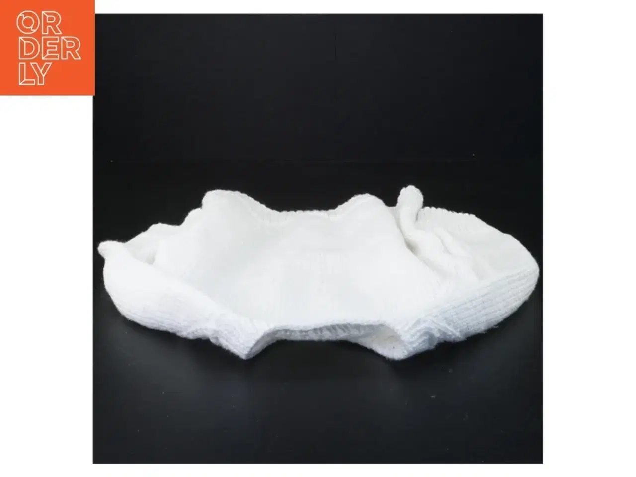 Billede 2 - Hvid strikket børnetrøje (str. 30 x 26 cm ærme 16 cm)