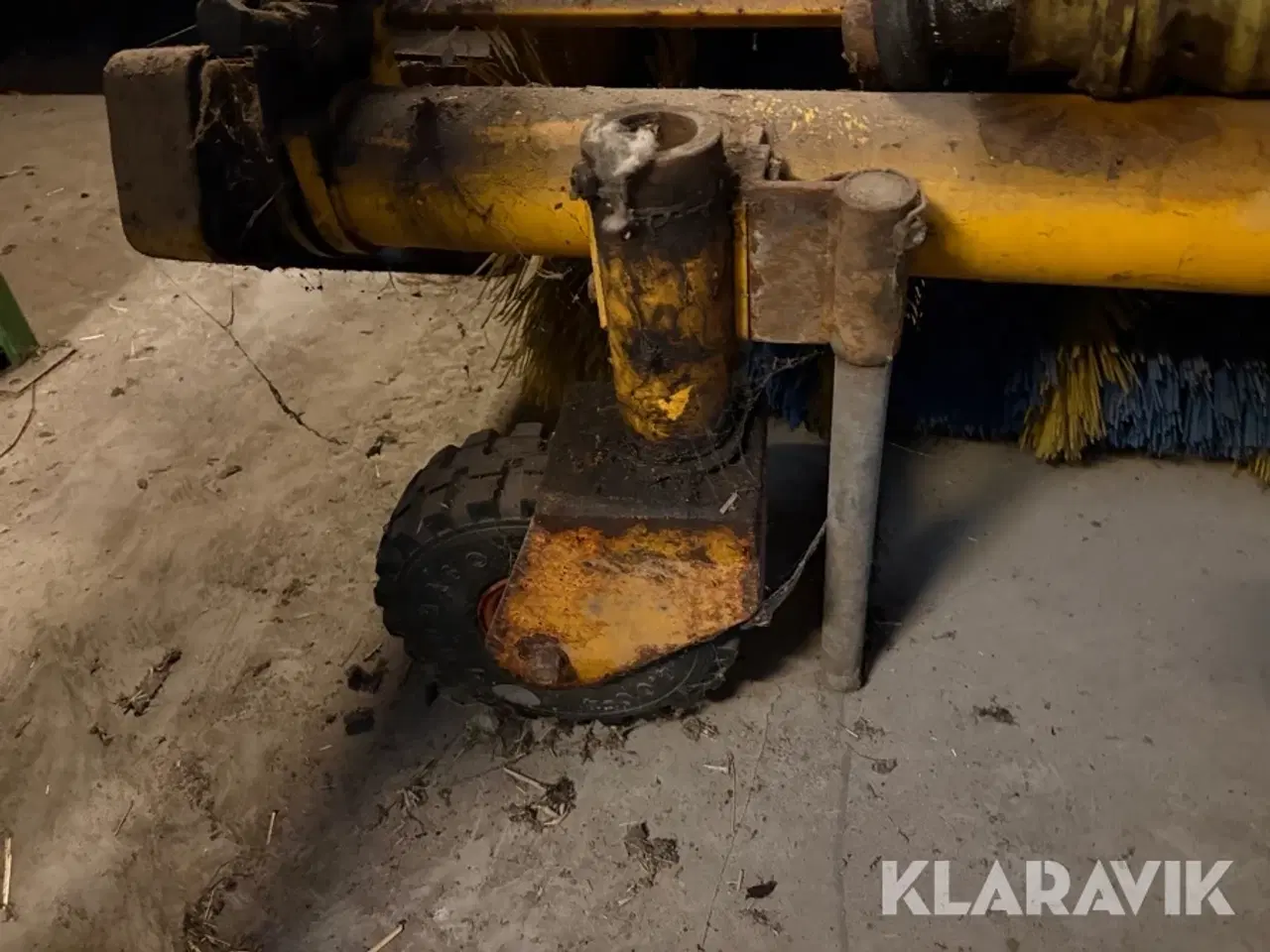 Billede 12 - Fejemaskine til traktor