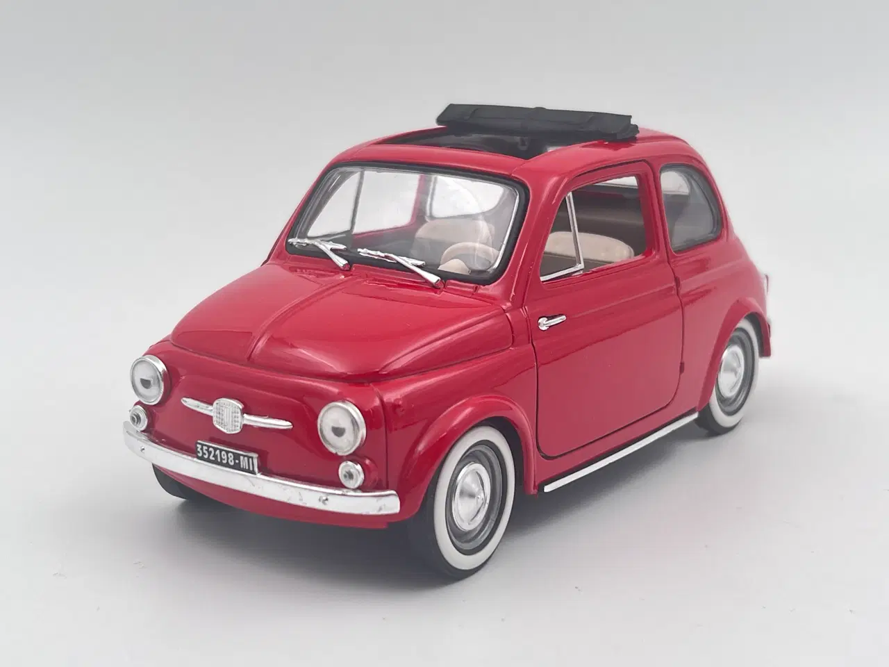 Billede 2 - 1960 Fiat 500 Open- 1:16 / 1:18  Sjælden model