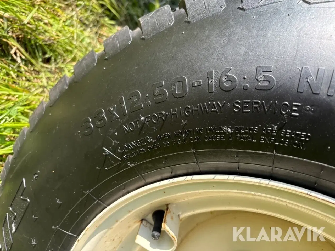 Billede 10 - Traktor LS J27HST med frontlæsser