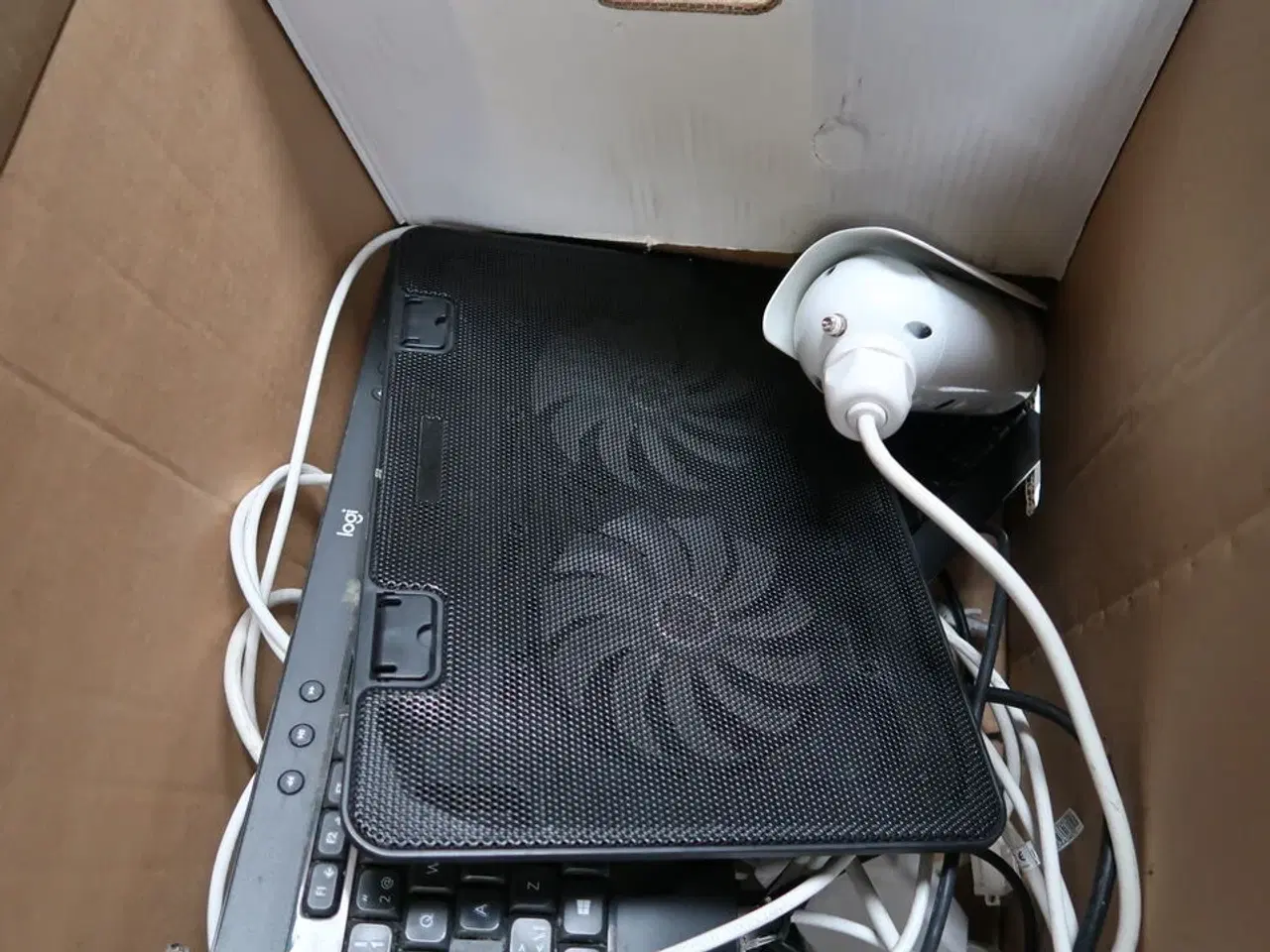 Billede 5 - Palle med div. Flyttekasser og elektronik