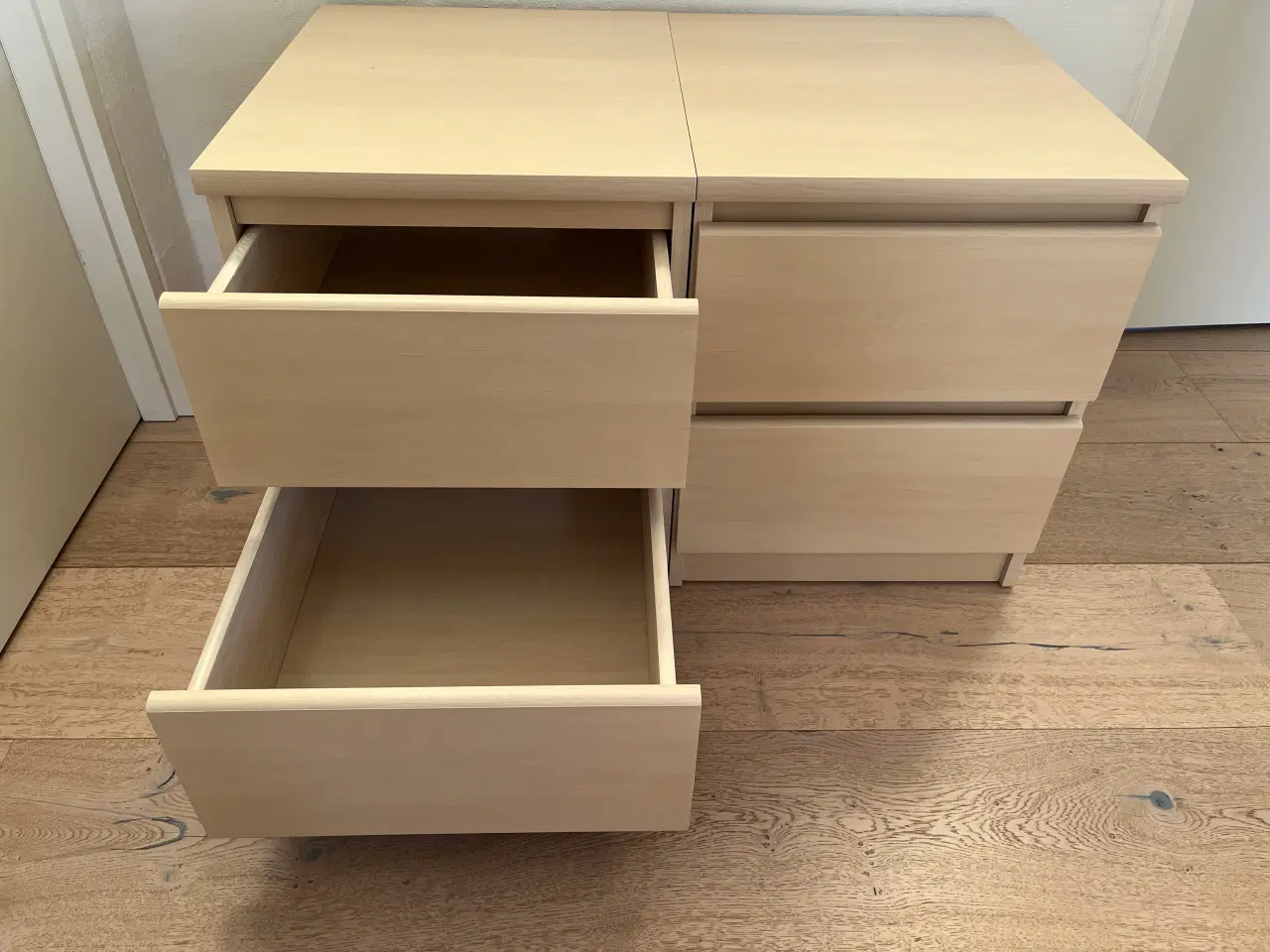 Billede 3 - SKUFFESEKTION - SENGEBORD - KOMMODE