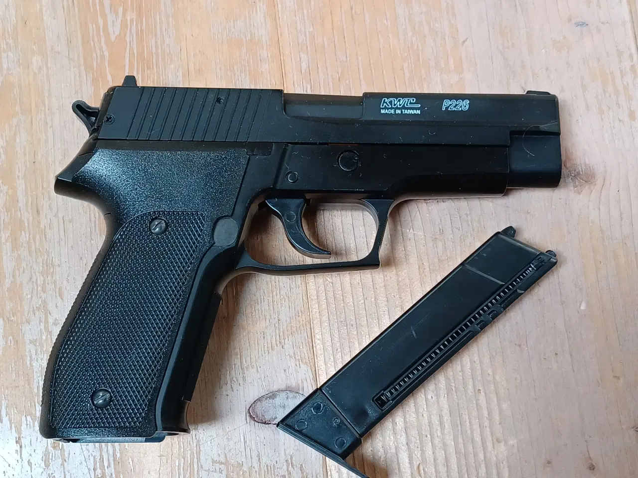 Billede 1 - Sig Sauer P226 fra KWC (manuel)