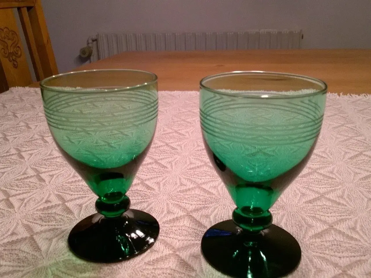 Billede 3 - Grønne vinglas med sort fod