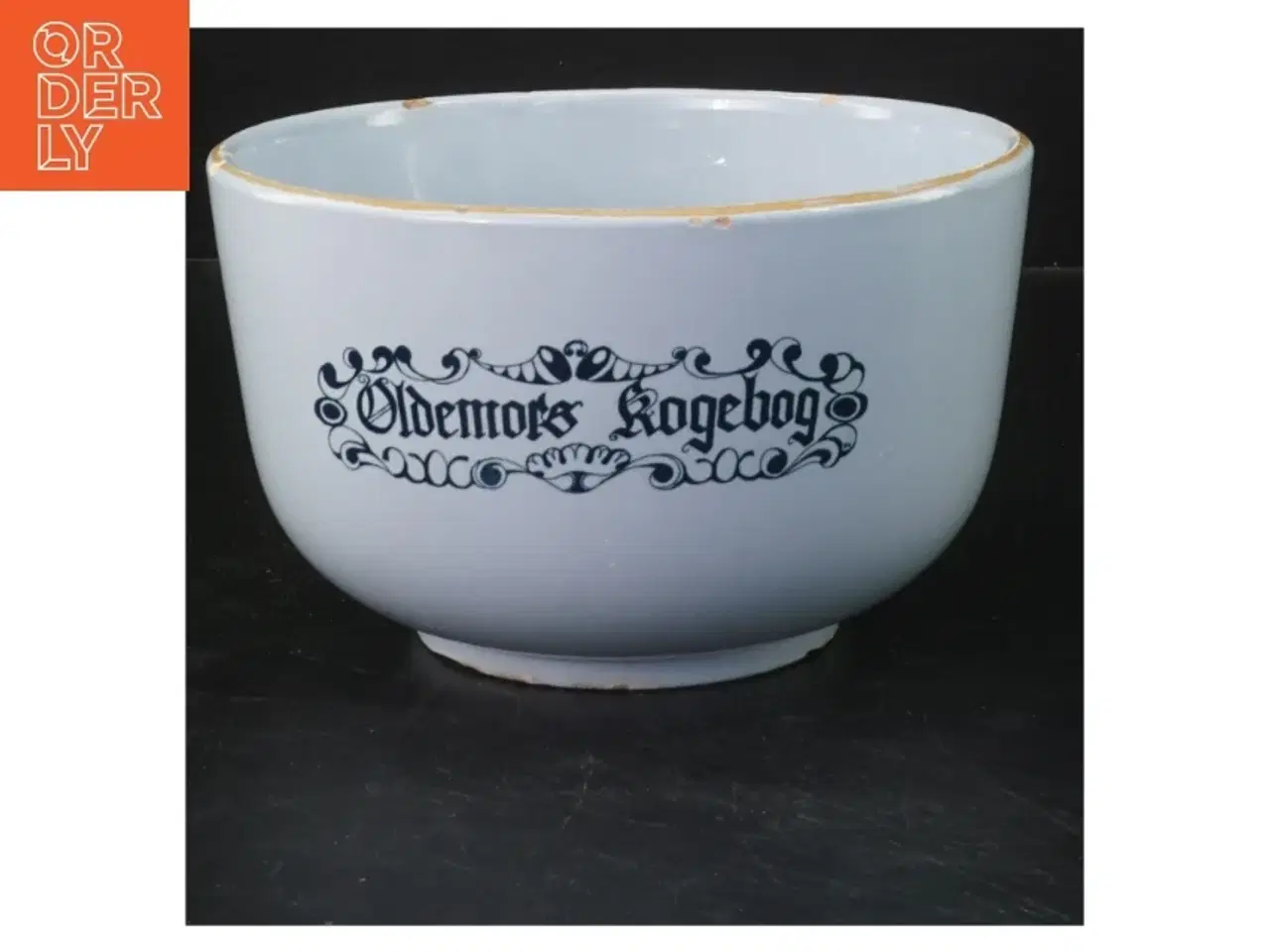 Billede 2 - Porcelænsskål fra Knabstrup med opskrift fra Oldemors kogebog (str. Ø 17 cm højde 10,5 cm)