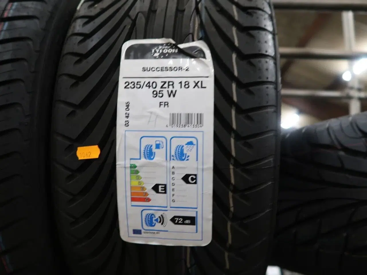 Billede 2 - 3 stk. dæk TYFOON 235/40ZR 18 XL 95 W